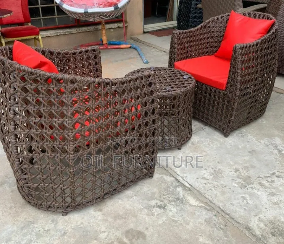 Luxury 2-Armchair Outdoor Synthetic Rattan Sofa Set With Coffee