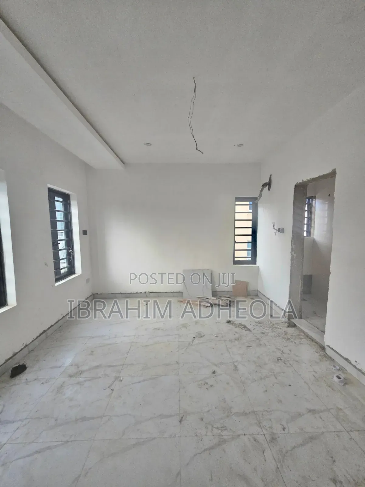 4bdrm Duplex in Allen Avenue for sale