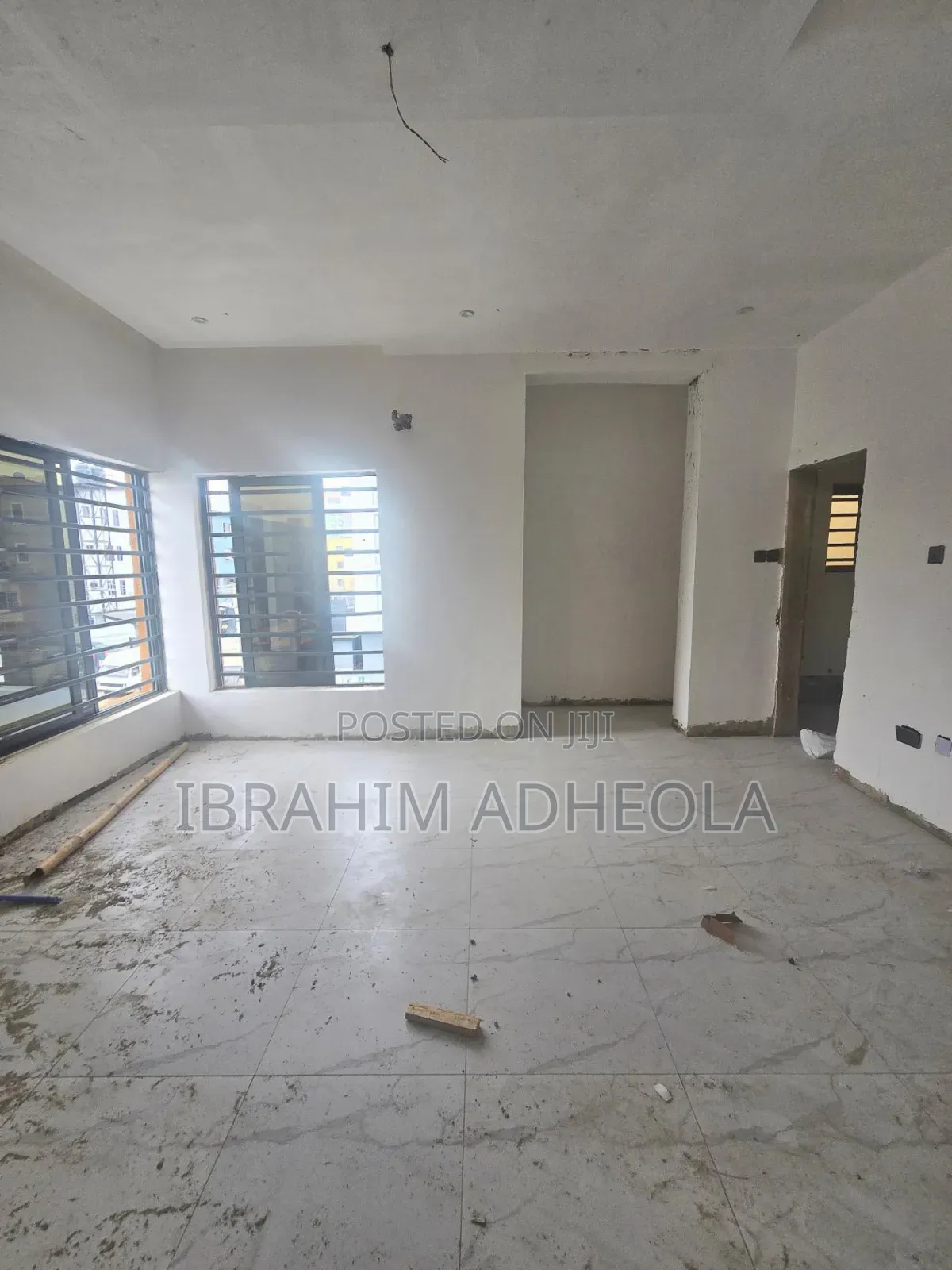 4bdrm Duplex in Allen Avenue for sale