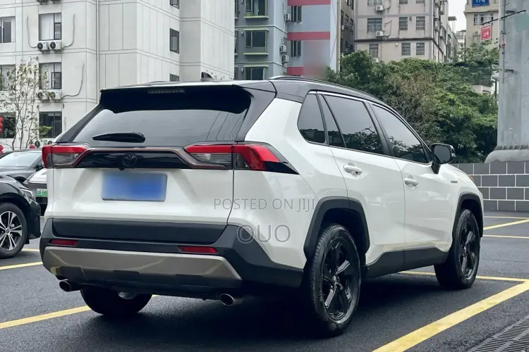 Toyota RAV4 2020 White