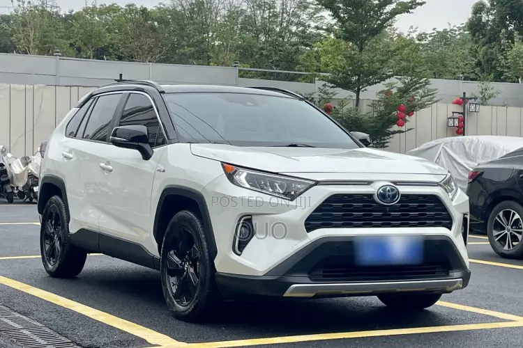 Toyota RAV4 2020 White