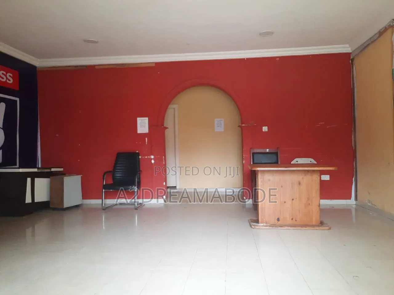 10bdrm Bungalow in Ikeja for rent