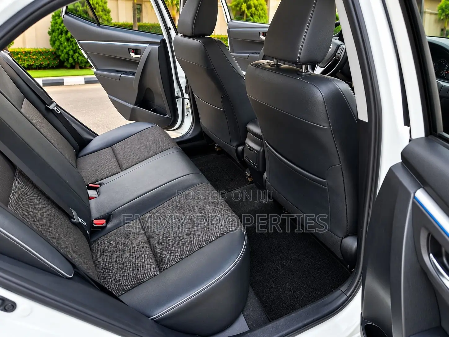 Toyota Corolla S 4dr Sedan (1.8L 4cyl CVT) 2015 White