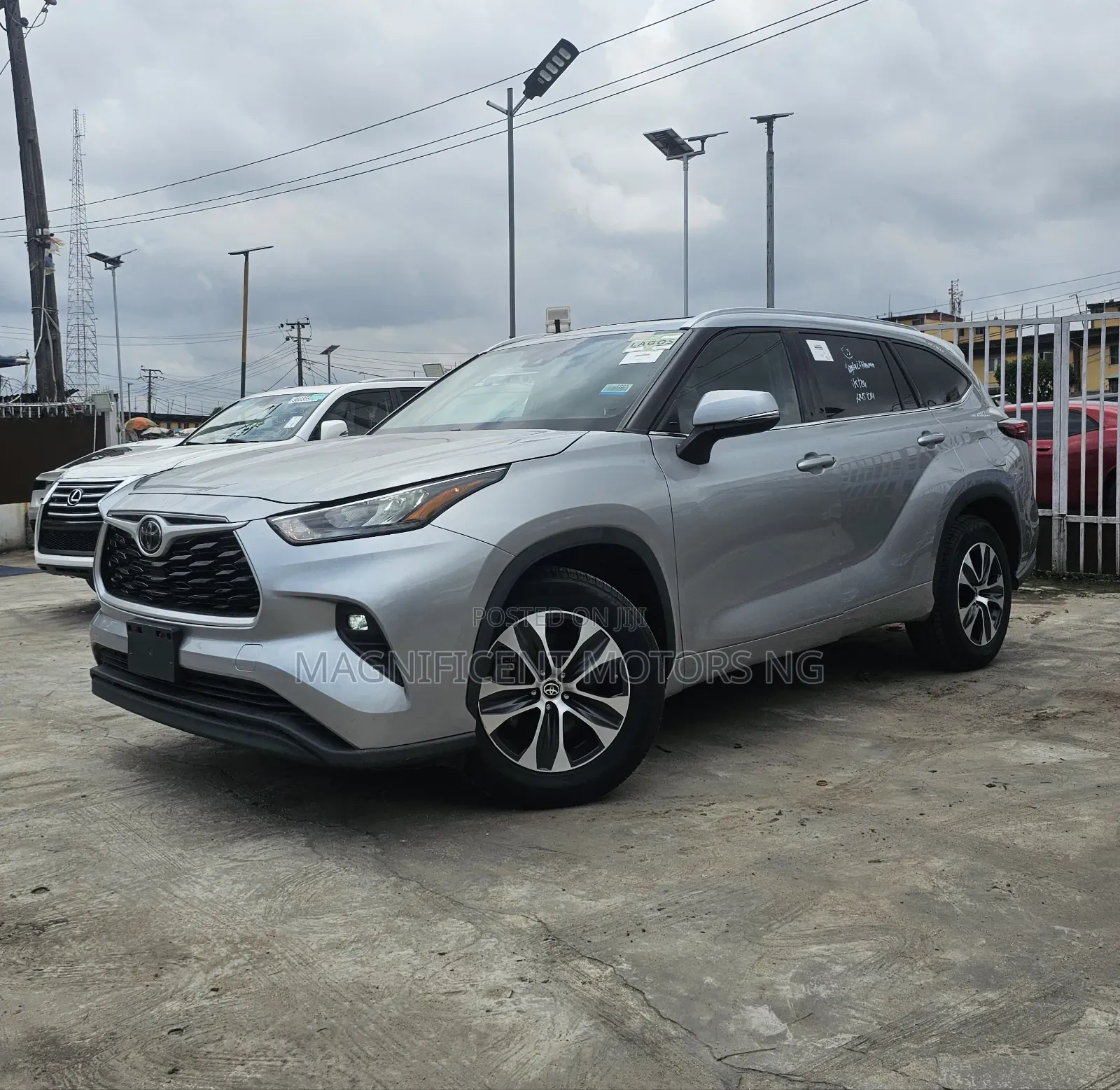 Toyota Highlander XLE FWD 2020 Silver