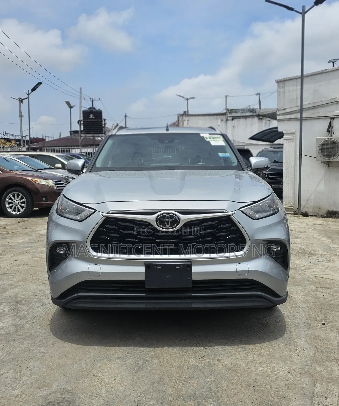 Toyota Highlander XLE FWD 2020 Silver