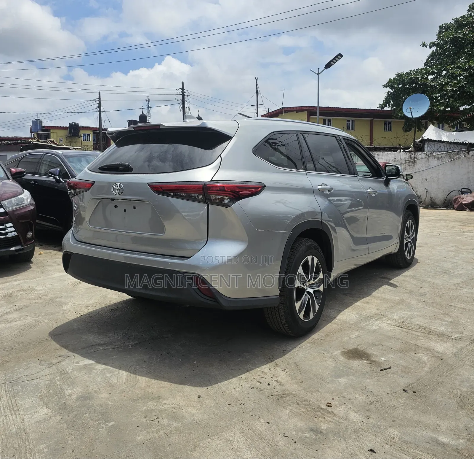 Toyota Highlander XLE FWD 2020 Silver