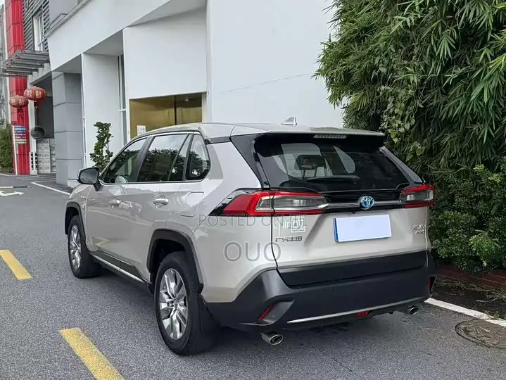 Toyota Frontlander 2022 Gray