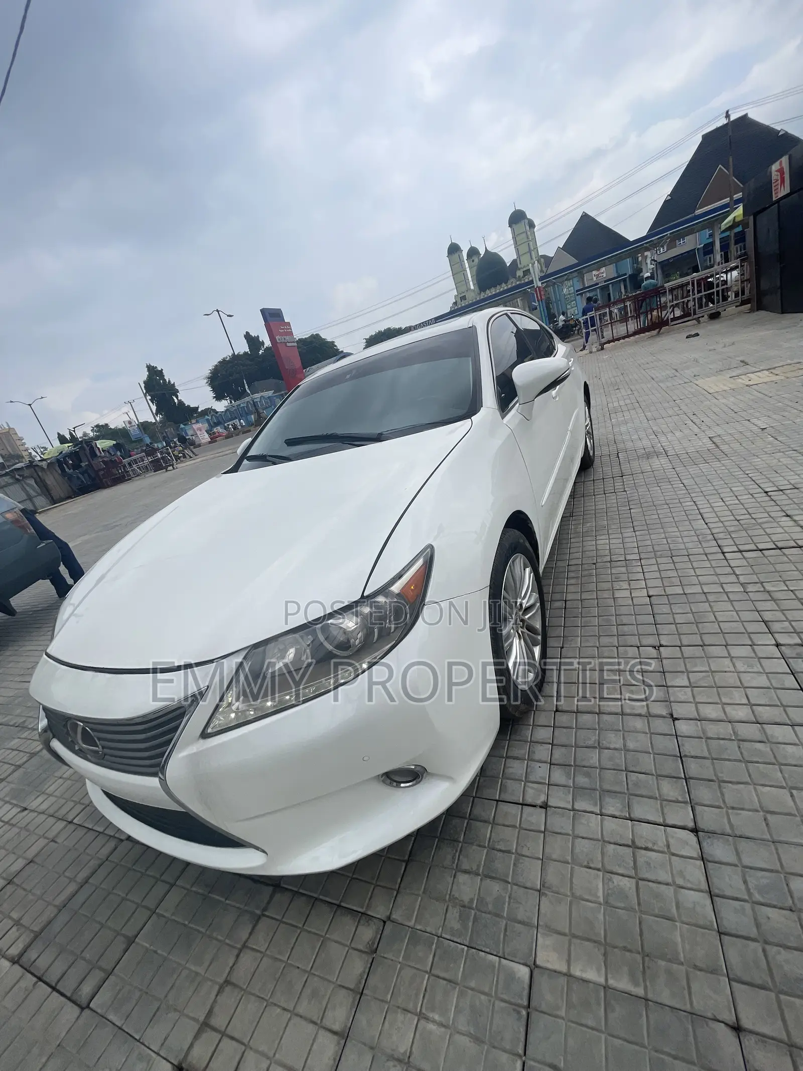 Lexus ES 2015 White