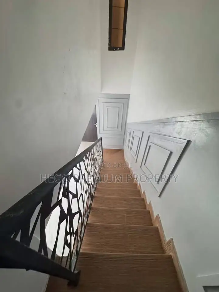 2bdrm Duplex in Ola Banky Estate, Obio-Akpor for sale