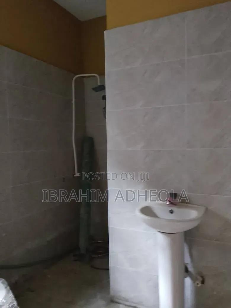 2bdrm Apartment in Egbeda Akowonjo for rent