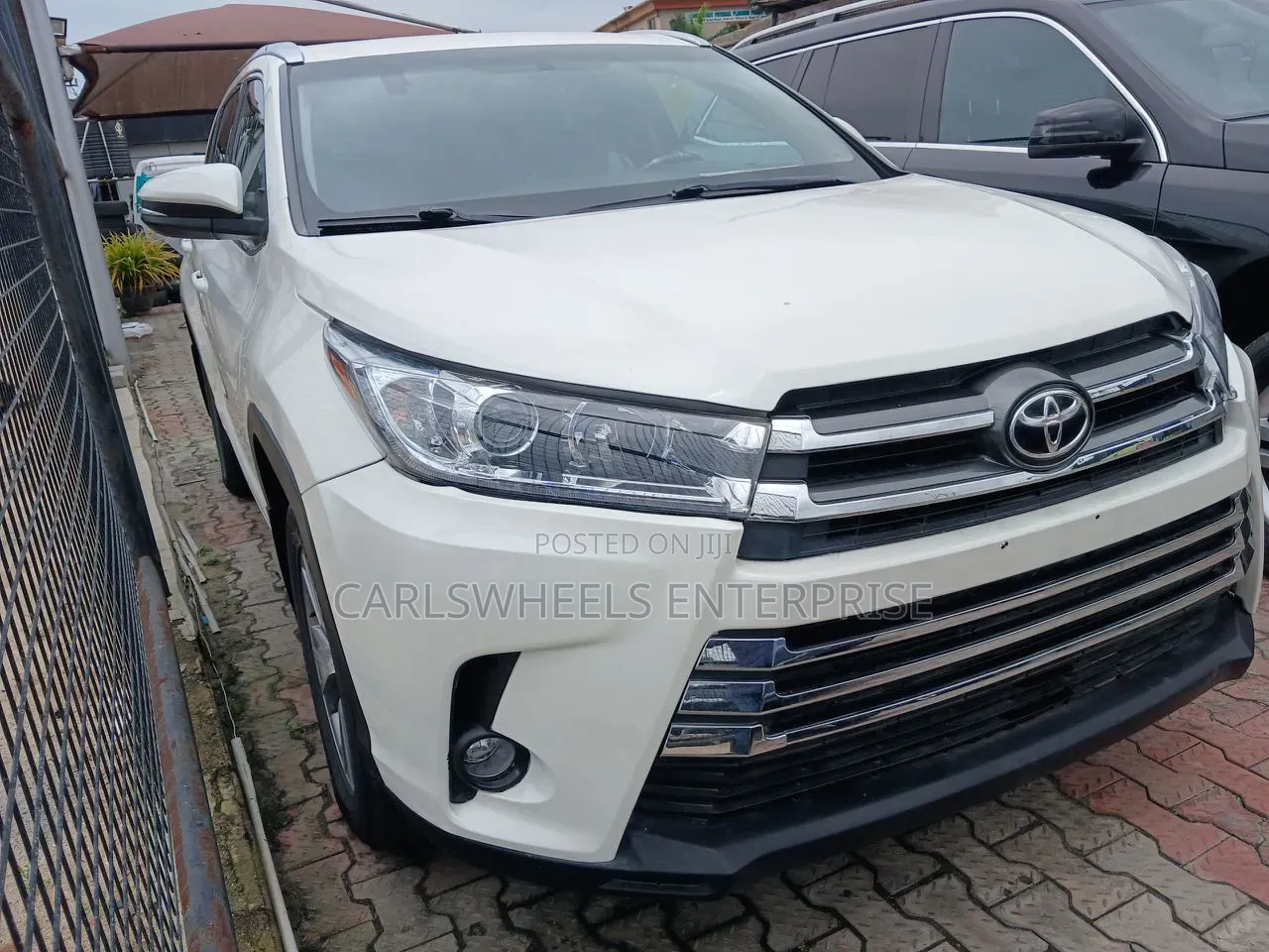 Toyota Highlander XLE V6 4x4 (3.5L 6cyl 6A) 2016