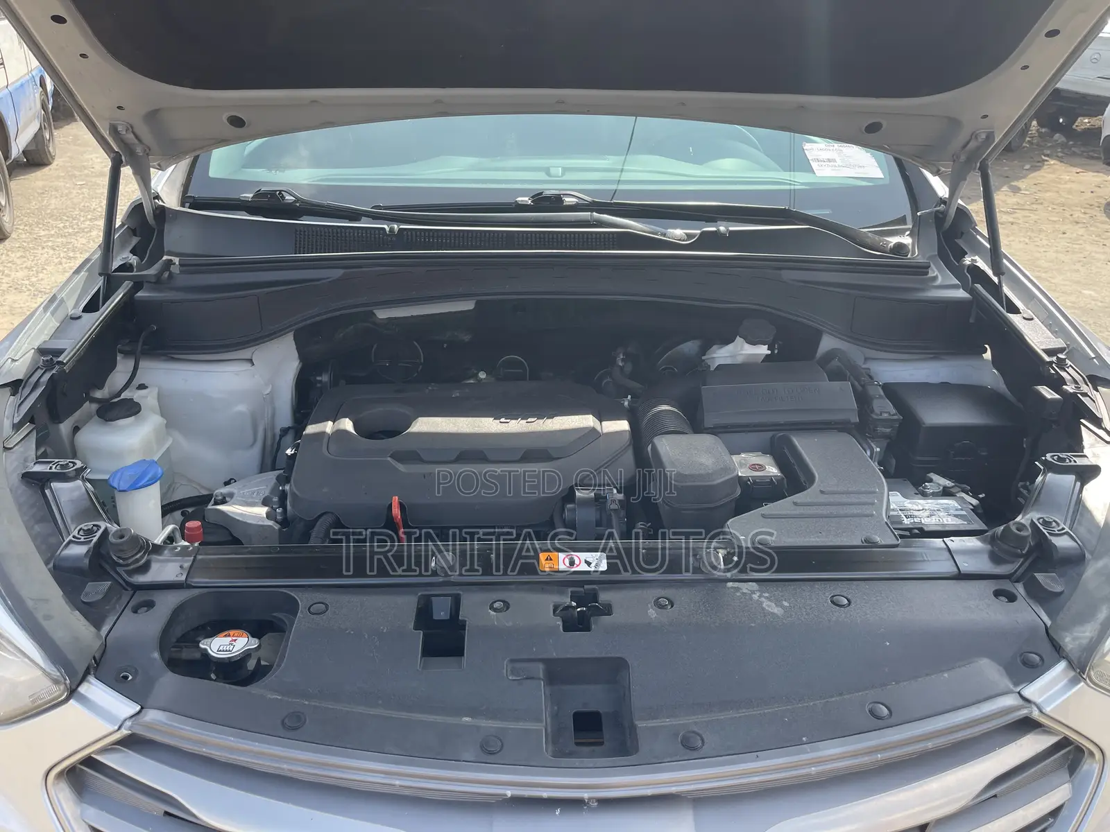 Hyundai Santa Fe SE FWD 2018 Silver
