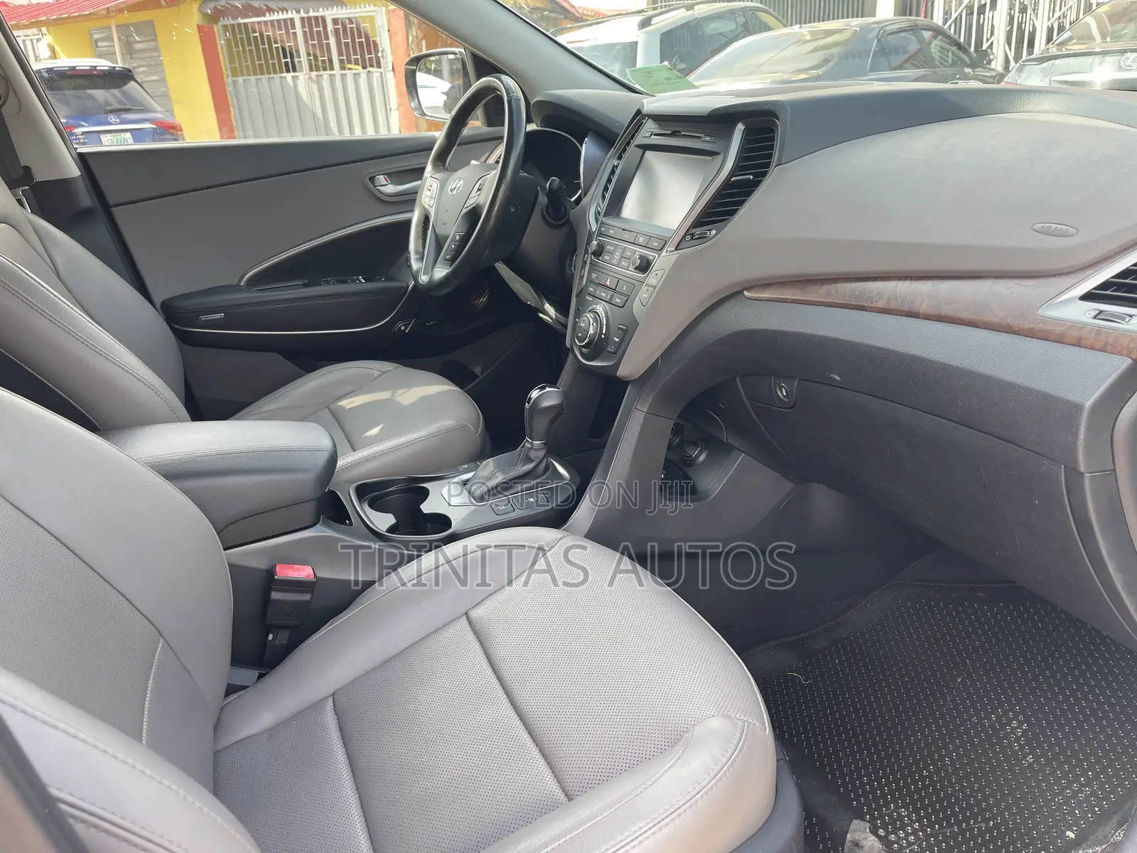 Hyundai Santa Fe SE FWD 2018 Silver