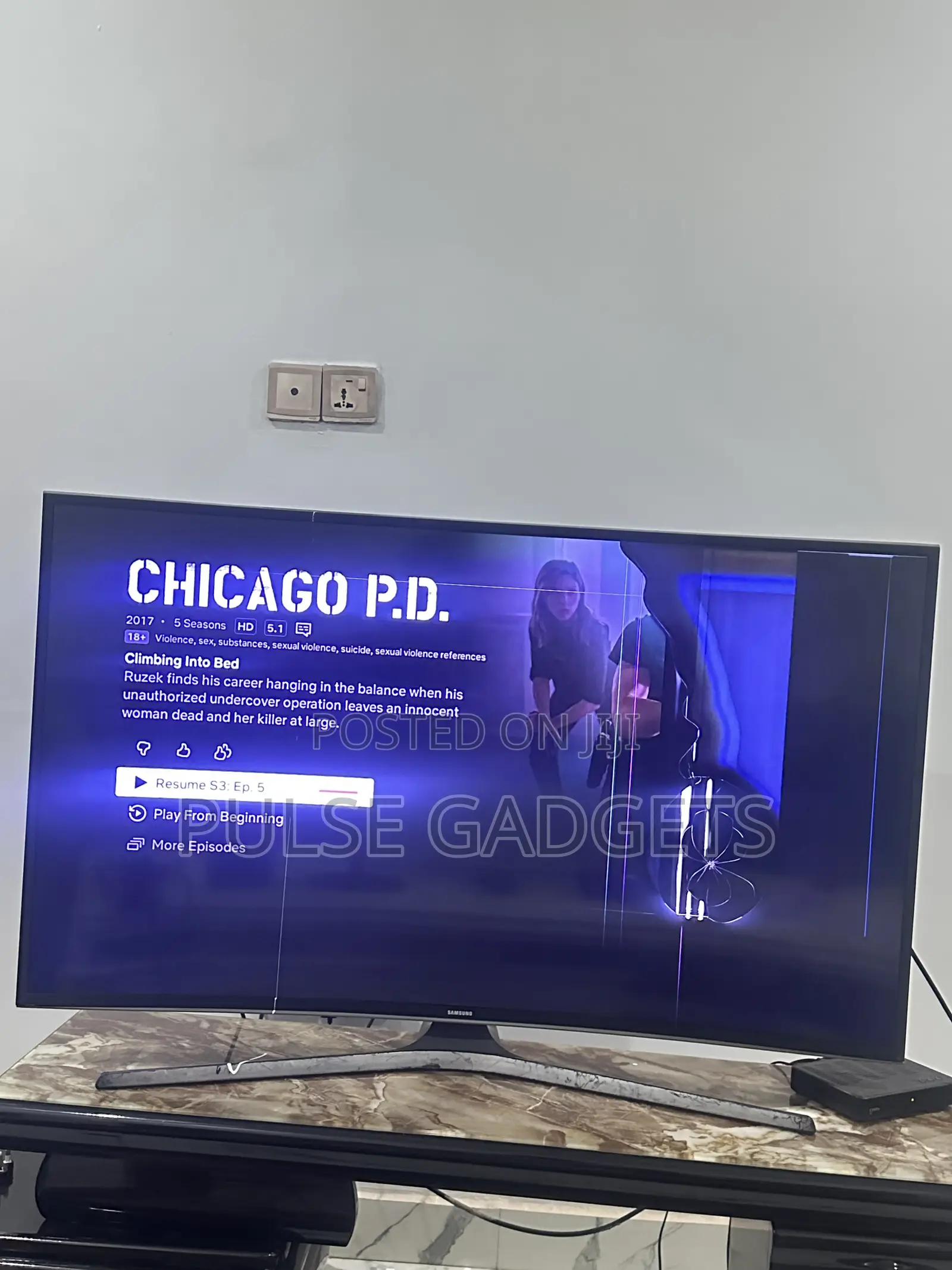 Samsung 49-Inch Curved TV – Damaged/Broken Screen – For Repair