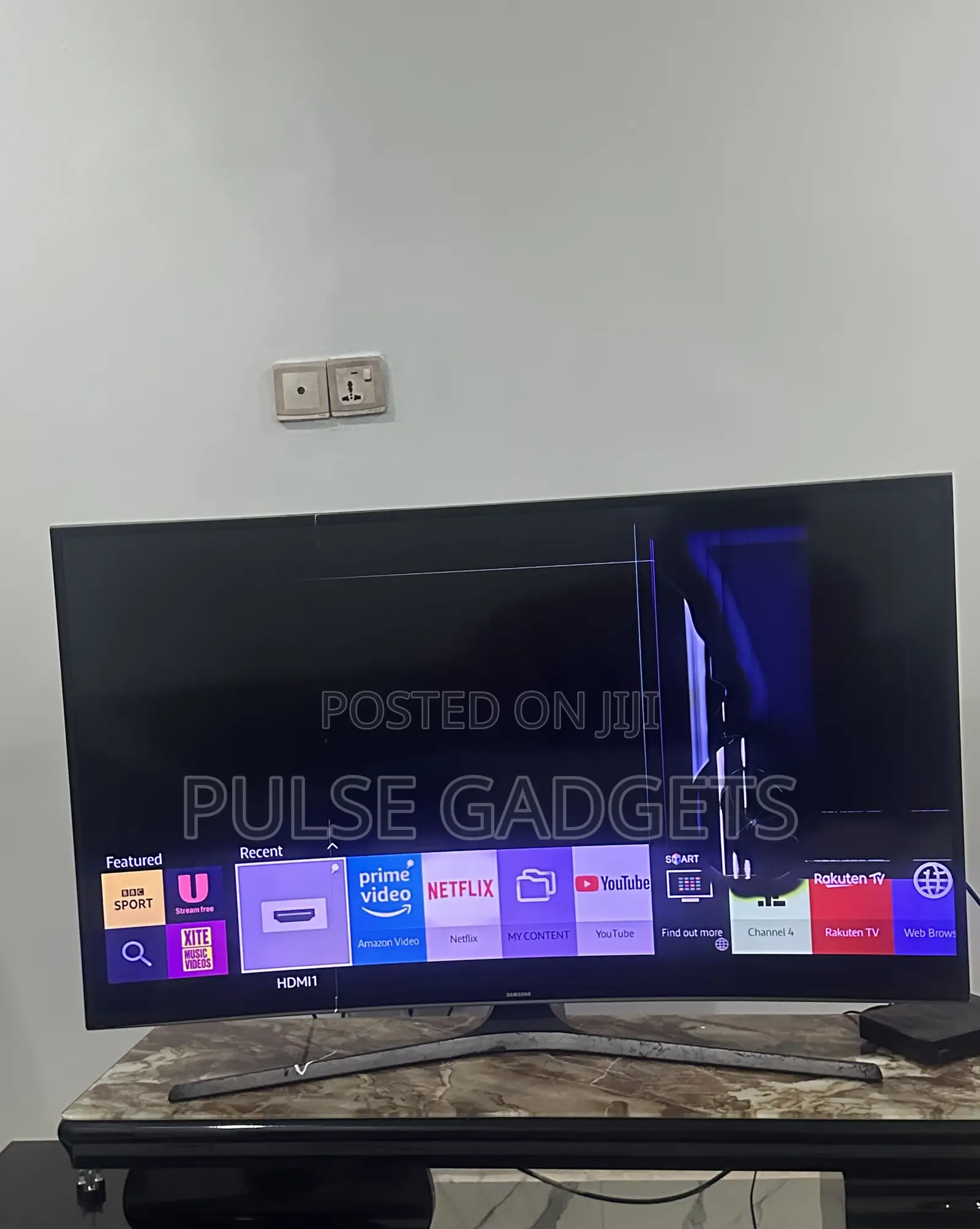 Samsung 49-Inch Curved TV – Damaged/Broken Screen – For Repair