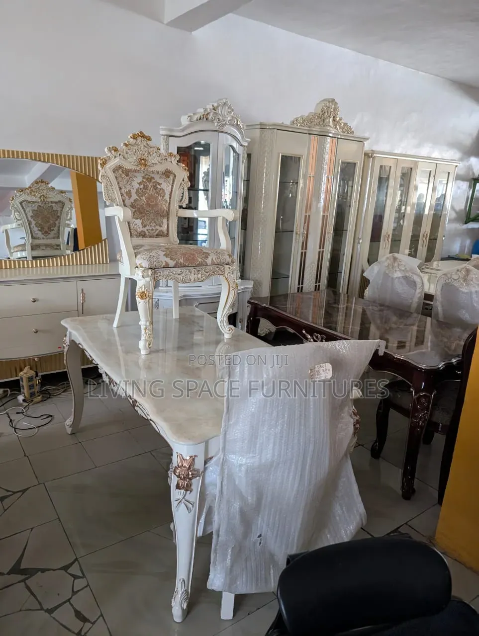 Royal Marble Dining Table With 6 Fabric Chairs