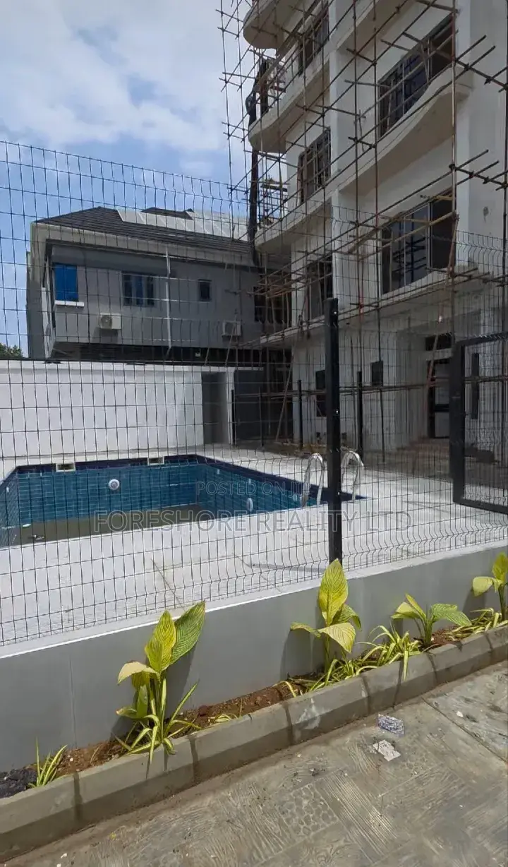 5bdrm House in Ikeja Gra for sale