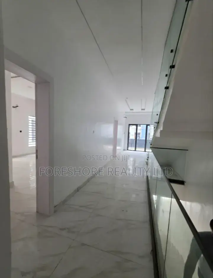 5bdrm House in Ikeja Gra for sale
