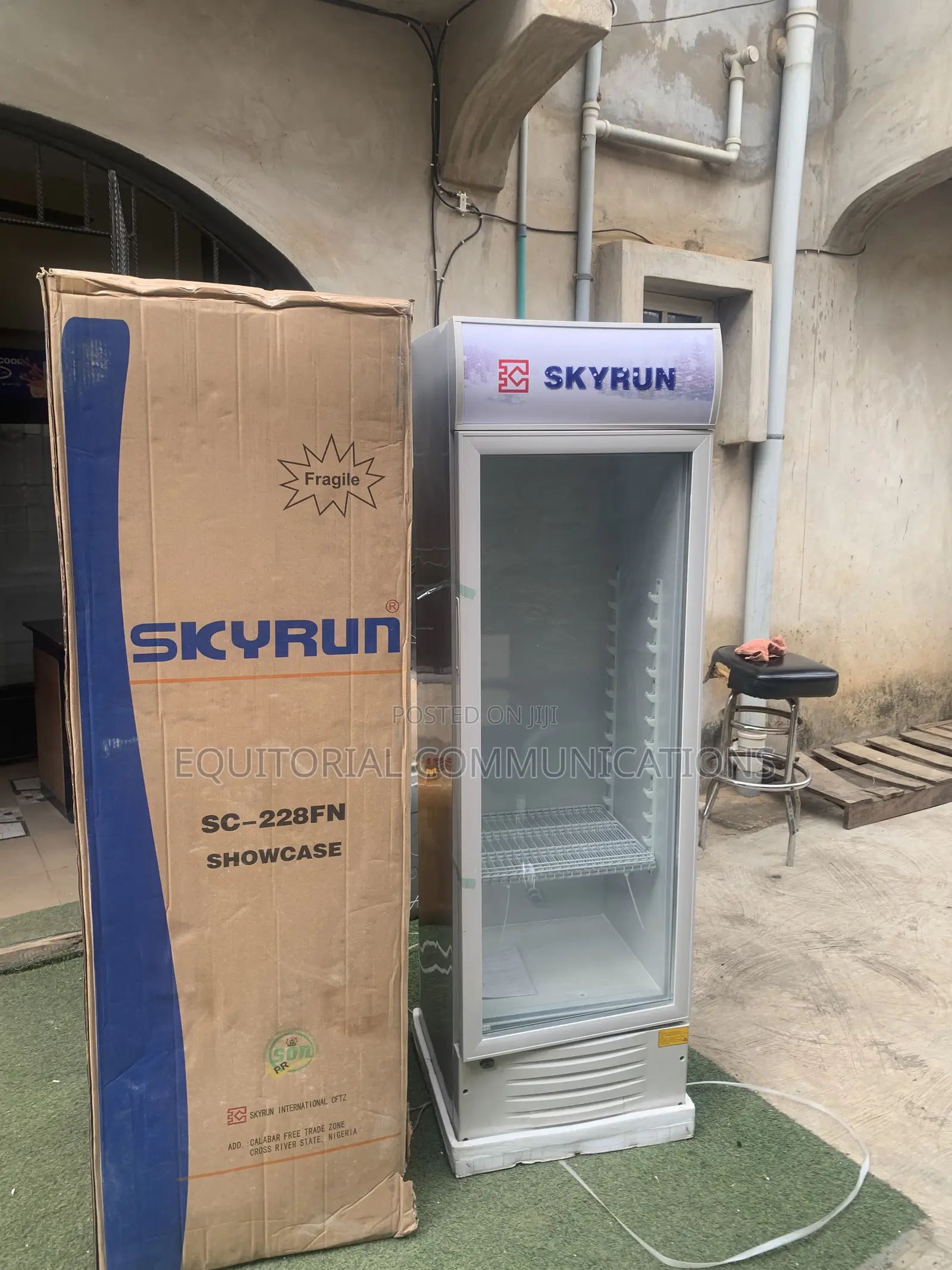 Skyrun SC-228FN Glass Door Chiller