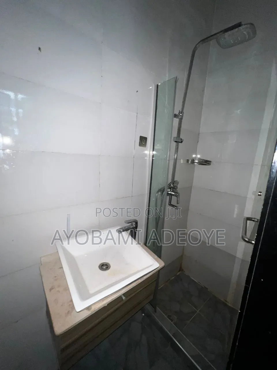 Mini Flat in Royal Pine Estate, Chevron for rent
