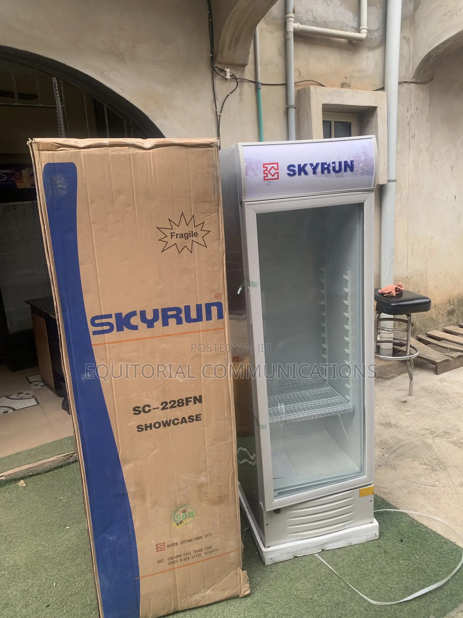Skyrun SC-228FN Refrigerated Display Cabinet