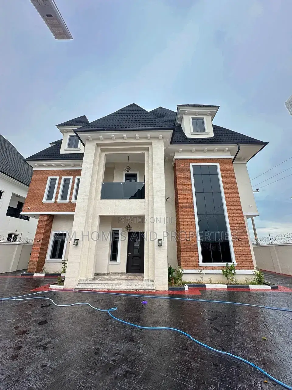 8bdrm Duplex in Zim Homes And, Karsana for sale