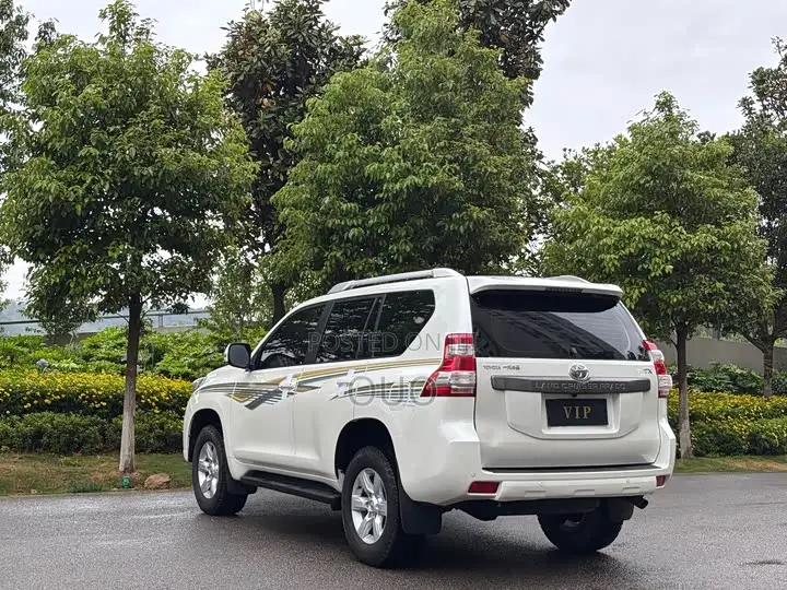 Toyota Land Cruiser Prado 2015 White