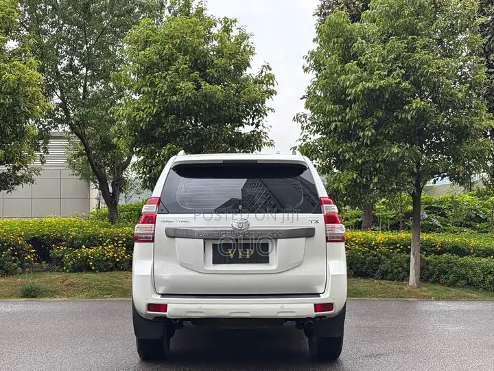 Toyota Land Cruiser Prado 2015 White
