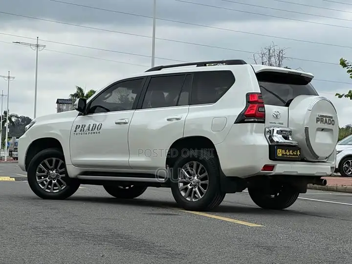 Toyota Land Cruiser Prado 2018 White