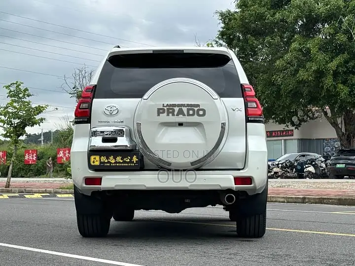 Toyota Land Cruiser Prado 2018 White