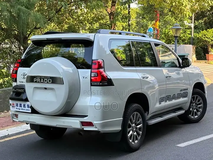 Toyota Land Cruiser Prado 2019 White