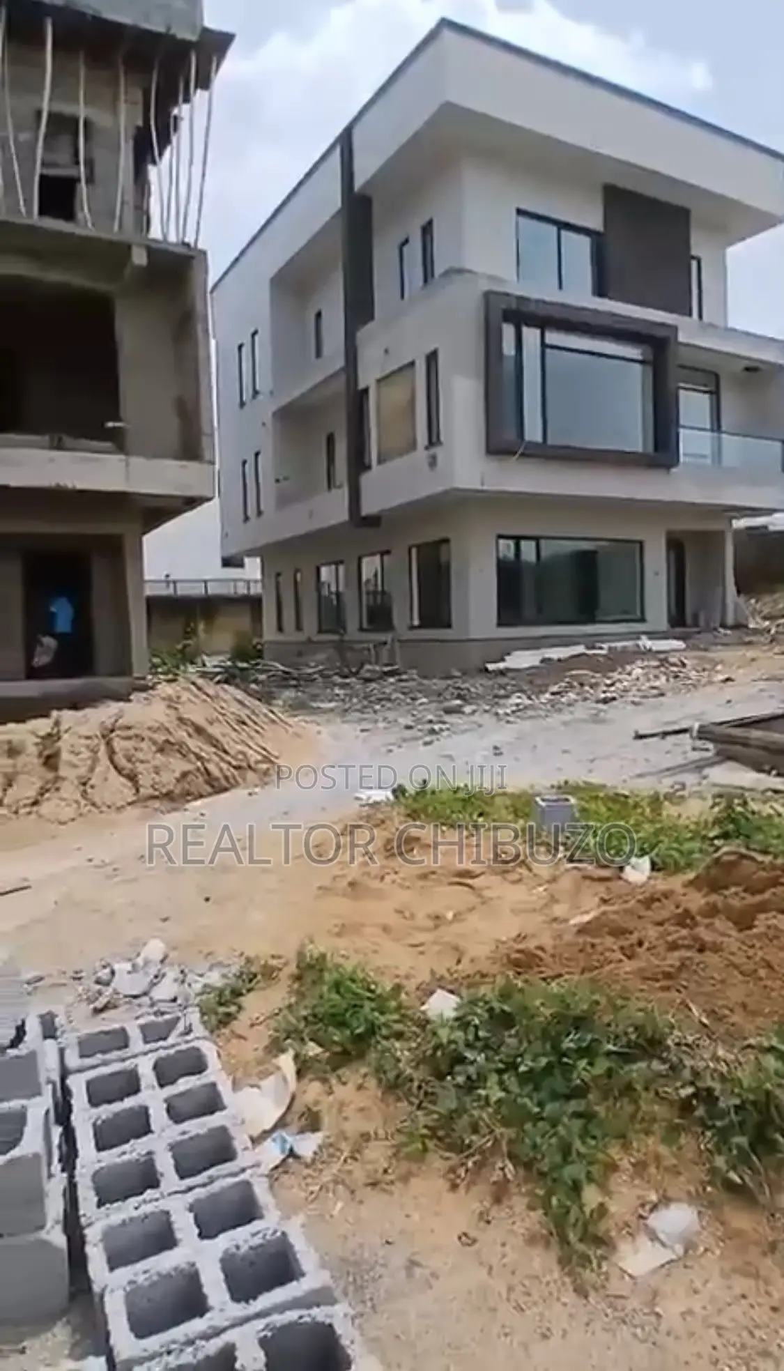 4bdrm Duplex in Mini Estate, Asokoro for sale