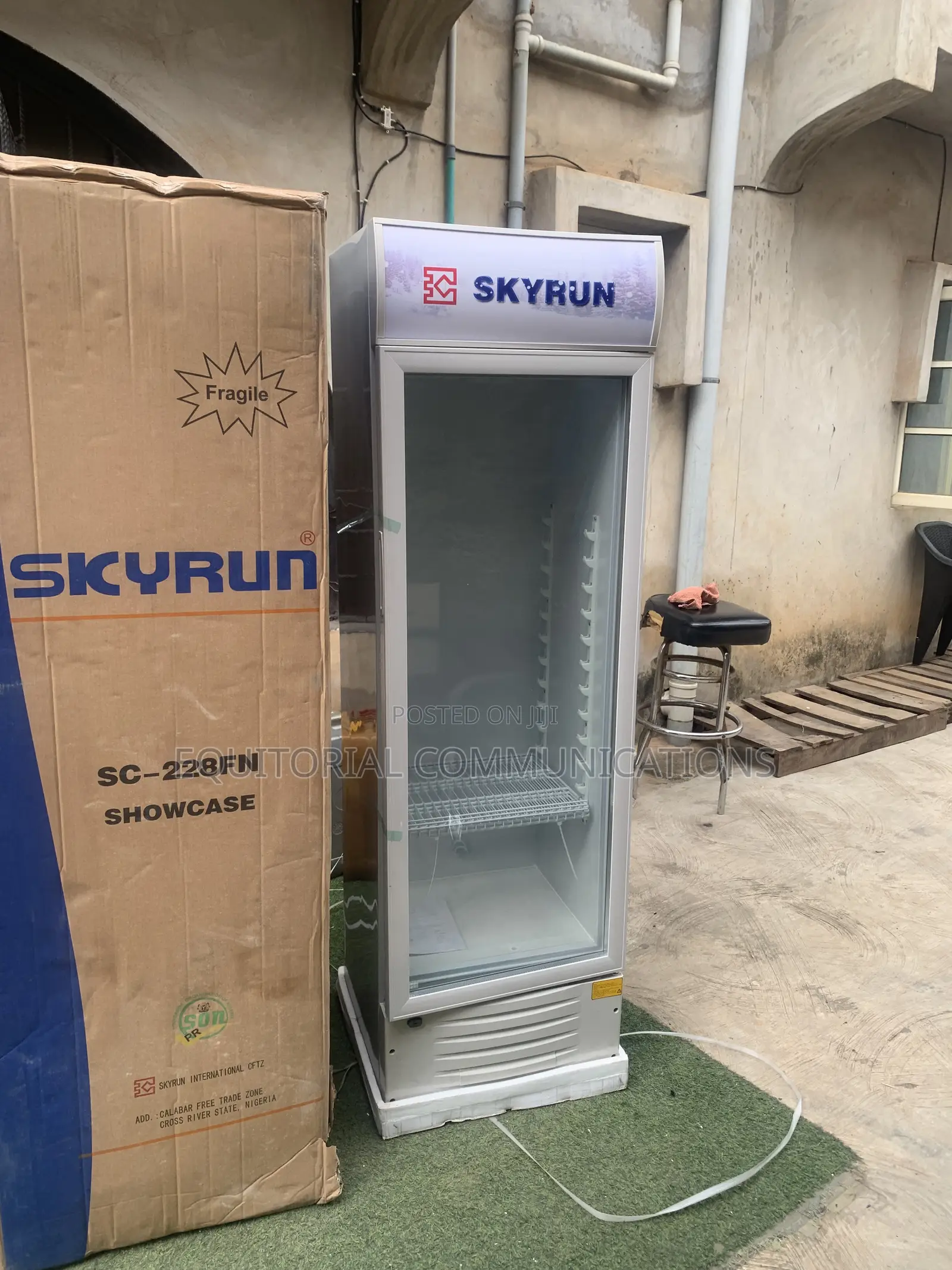 Skyrun SC-228FN Cold Beverage Display Cooler