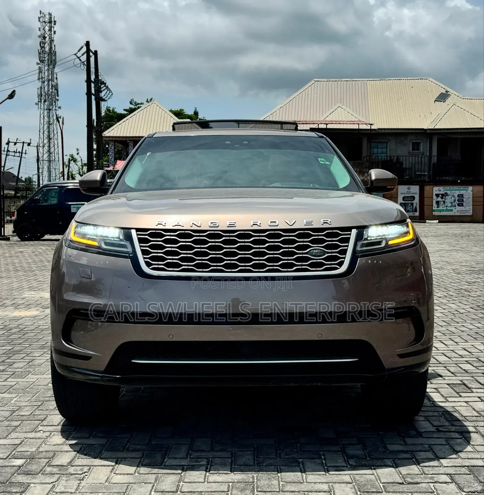 Land Rover Range Rover Velar 2018 Gold