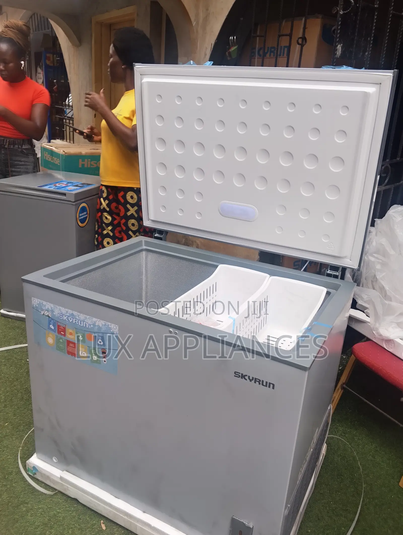 Skyrun 260L Chest Freezer With Super Freezing Function
