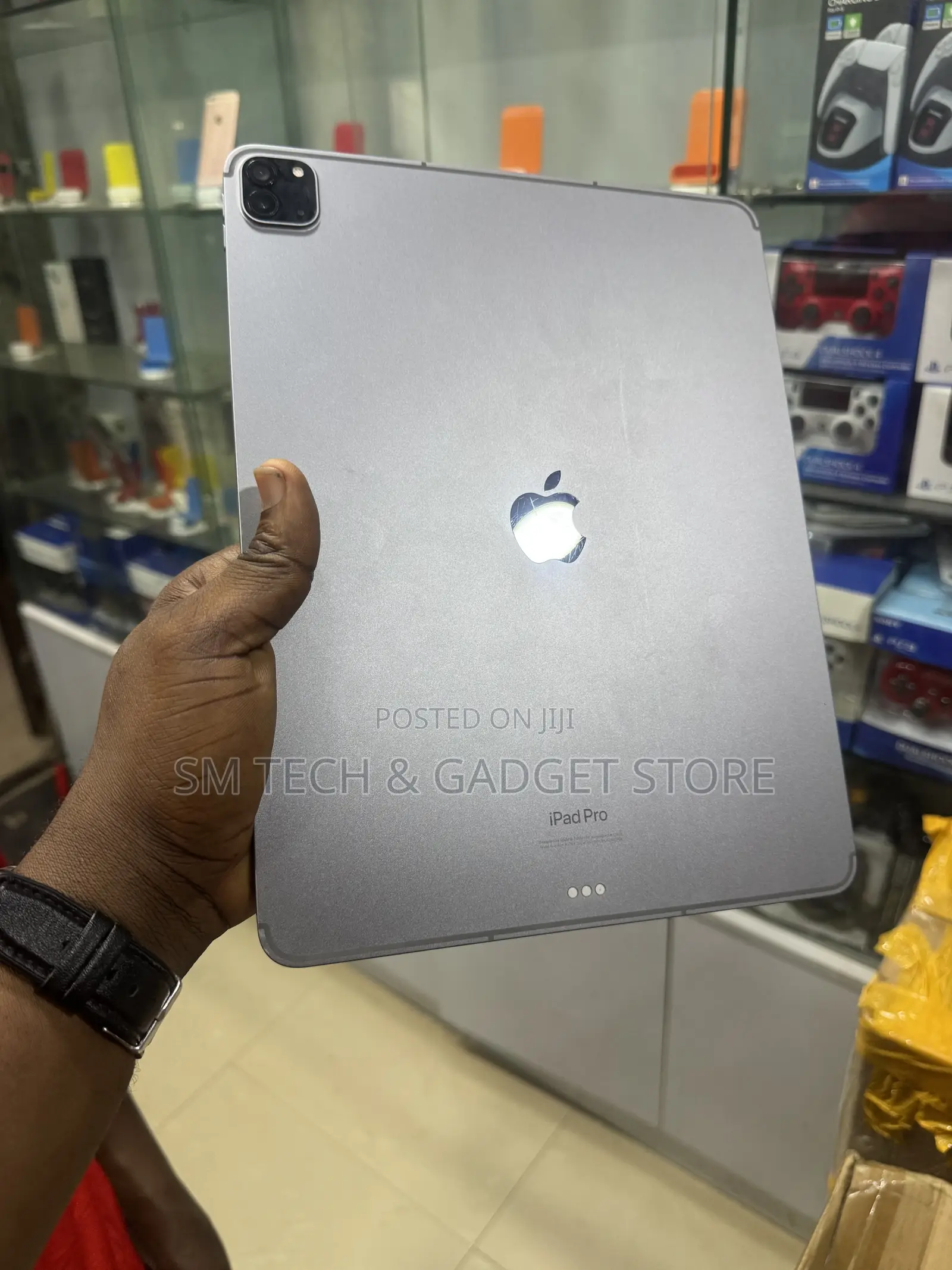 Apple iPad Pro 12.9 (2022) 256 GB Gray