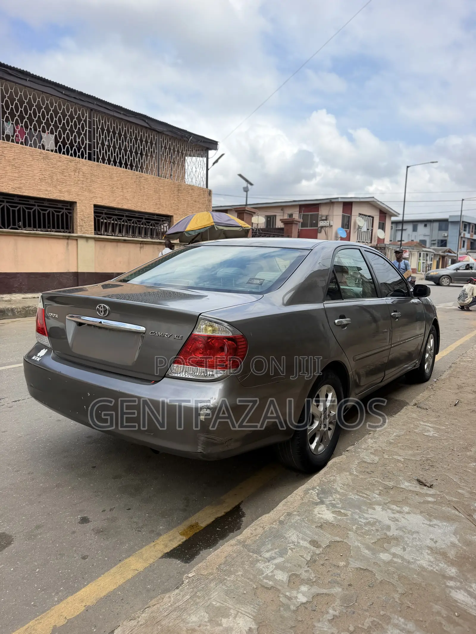 Toyota Camry 2.4 XLE 2005 Gray