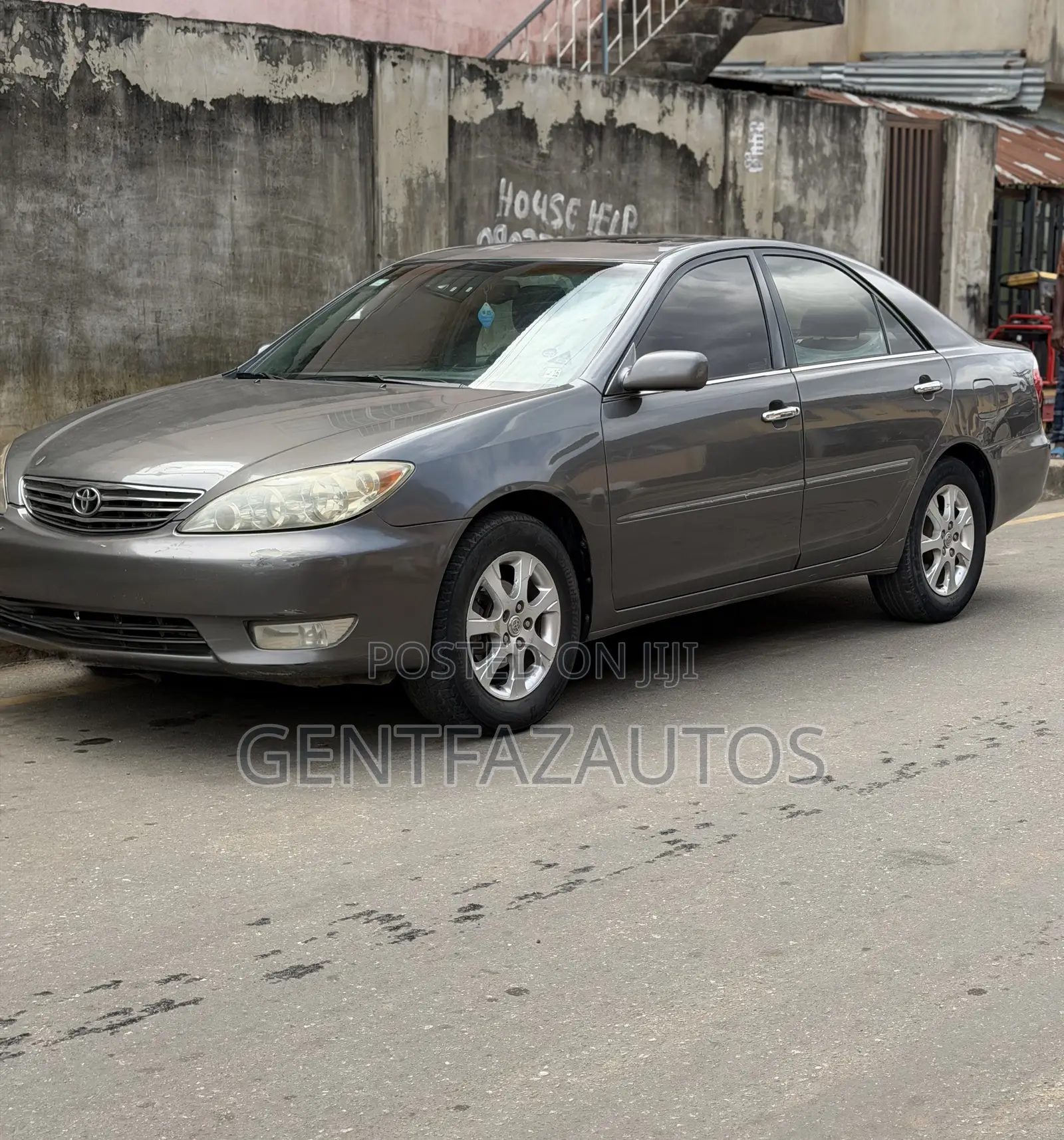 Toyota Camry 2.4 XLE 2005 Gray
