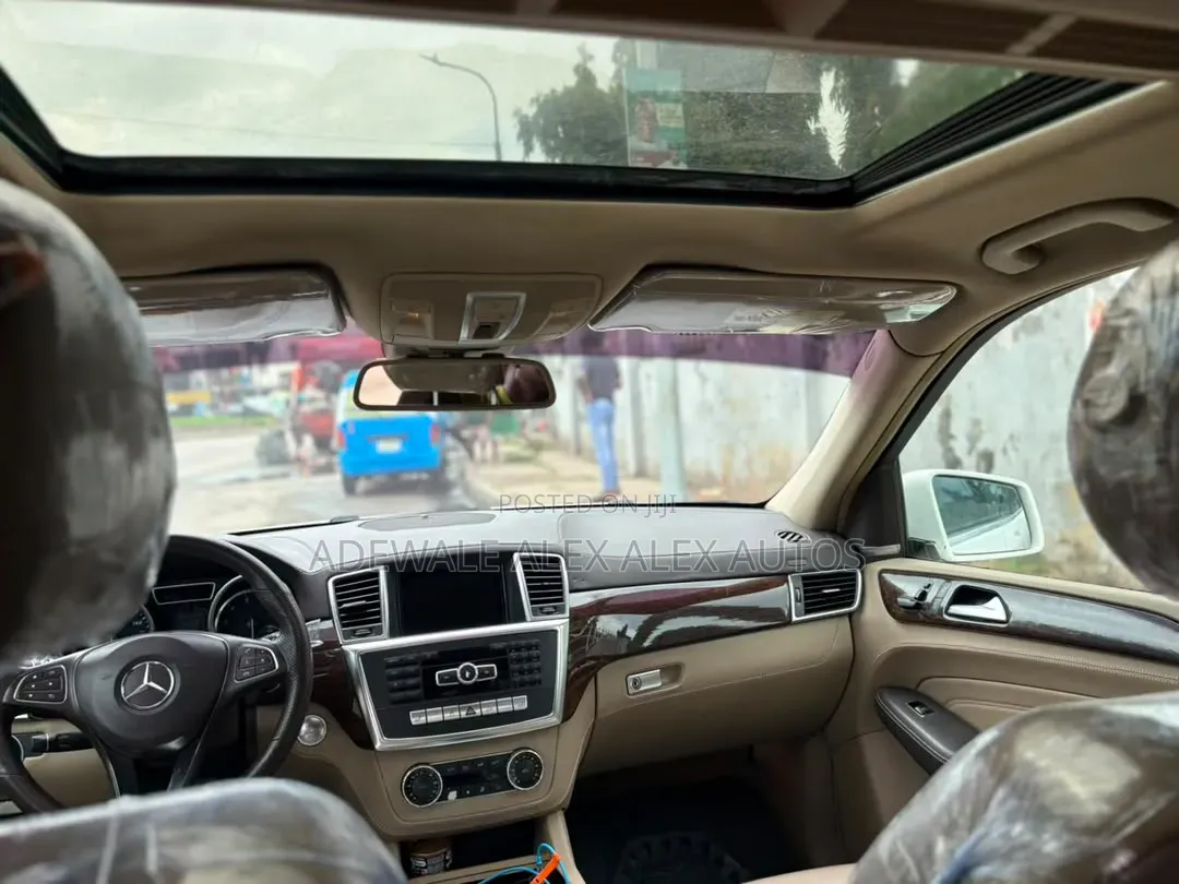 Mercedes-Benz M Class 2012 Off white