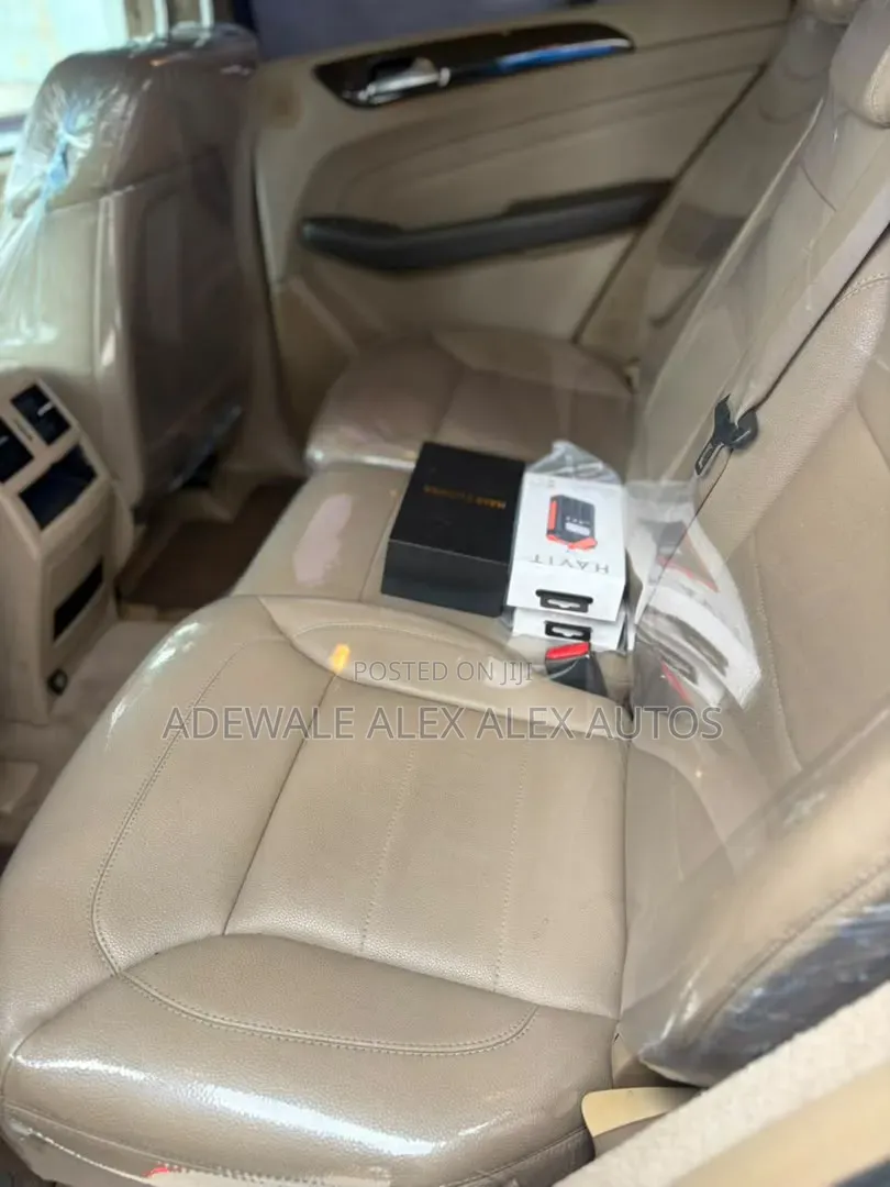 Mercedes-Benz M Class 2012 Off white