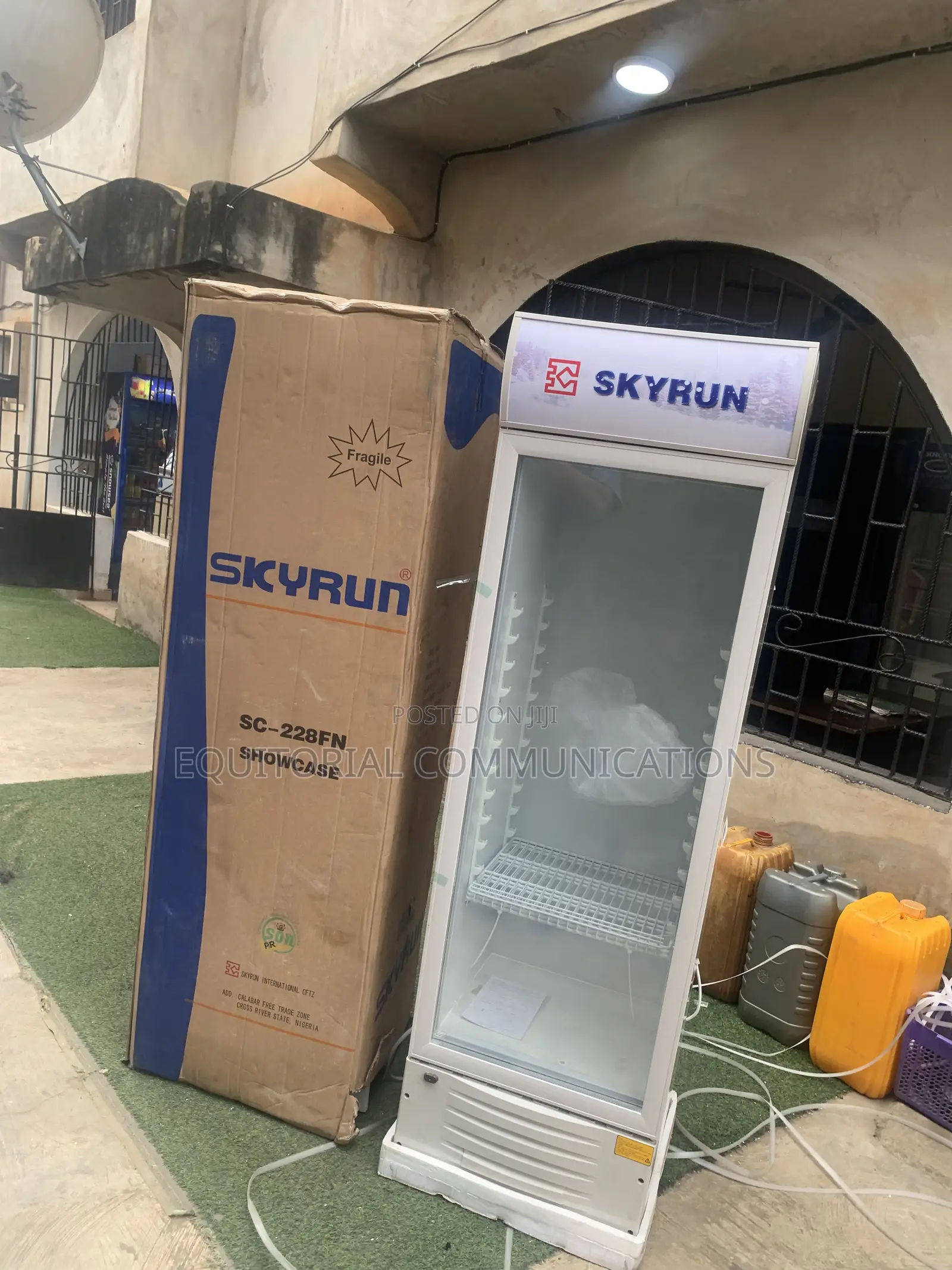 Skyrun Commercial Beverage Showcase 228L