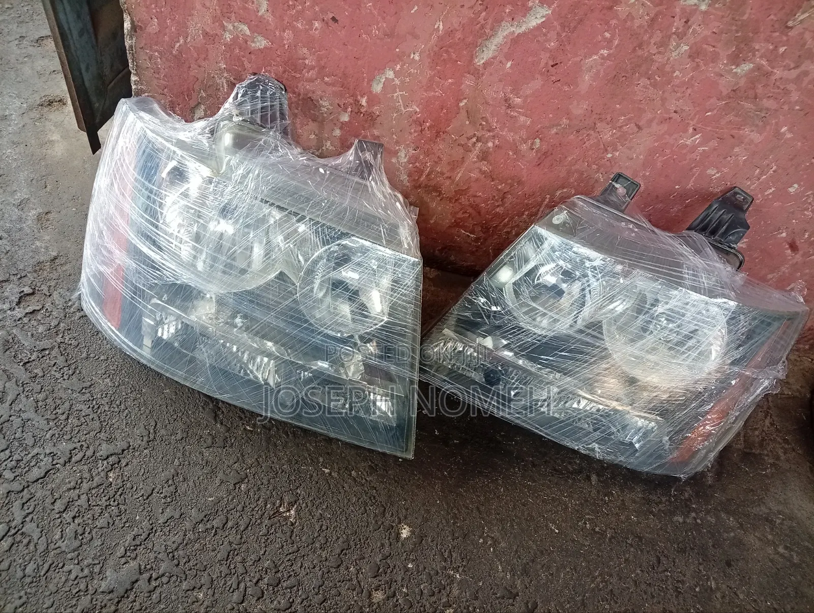 2012 Chevrolet Avalanche Headlight