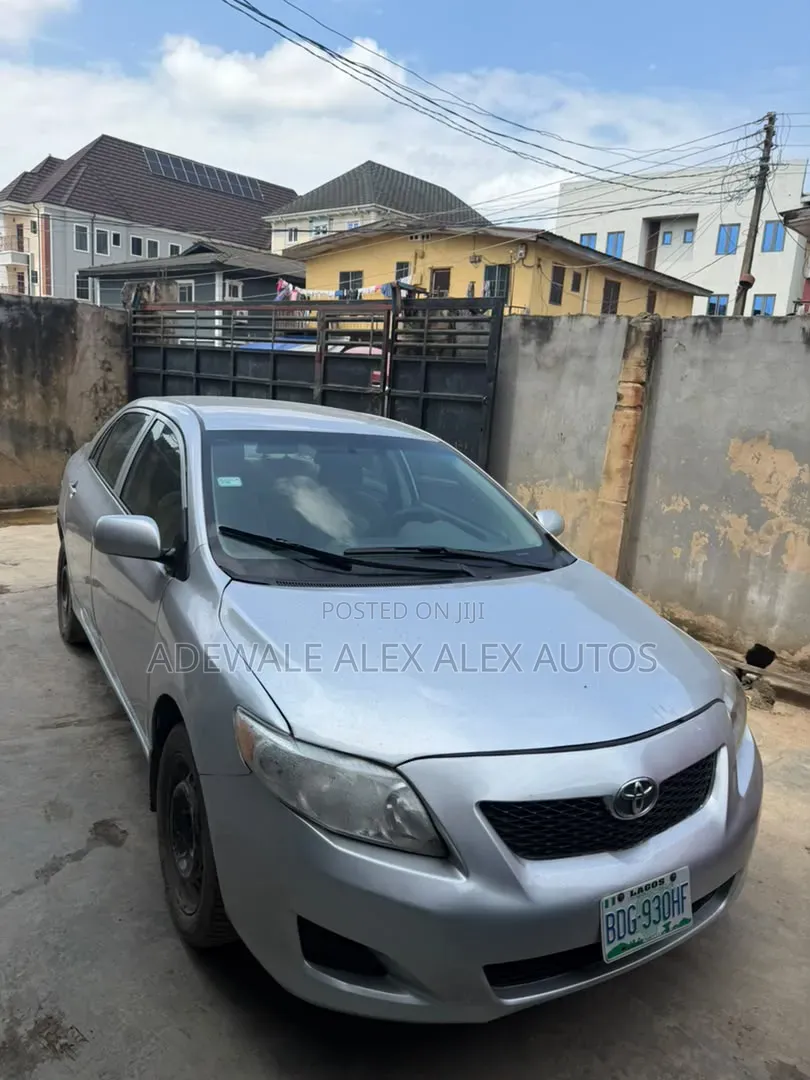 Toyota Corolla 2010 Silver