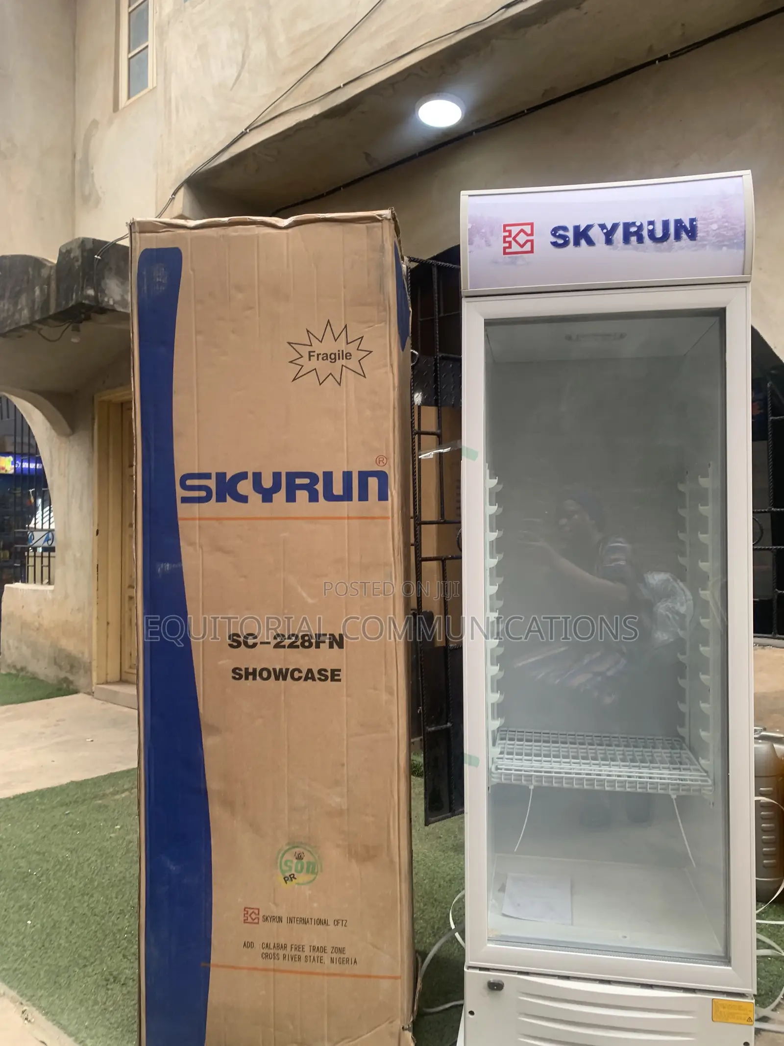 Skyrun 228L Glass Front Chiller