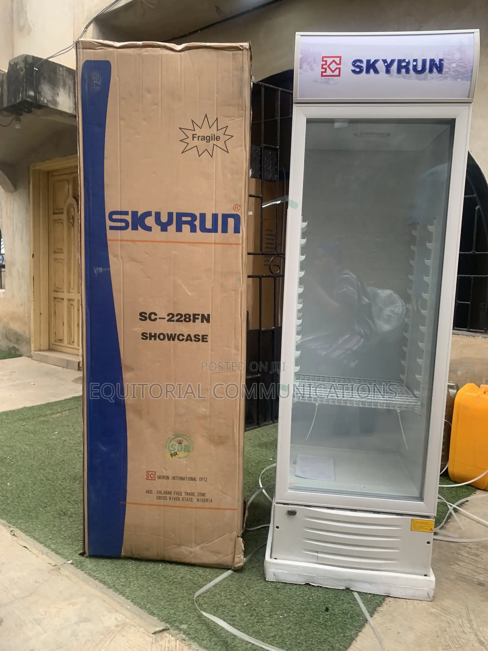 Skyrun 228L Glass Front Display Refrigerator