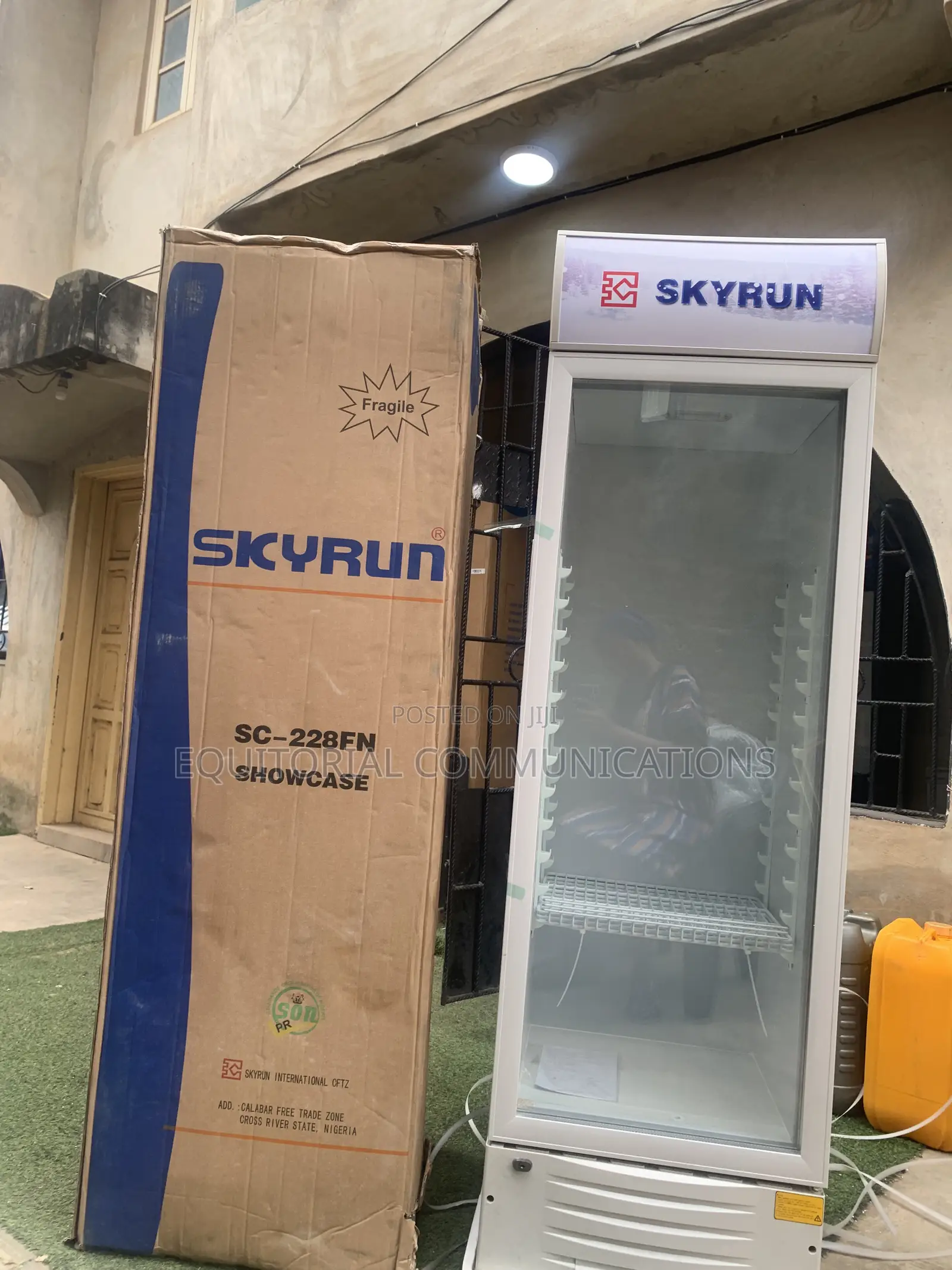 Skyrun 228L Glass Front Display Refrigerator
