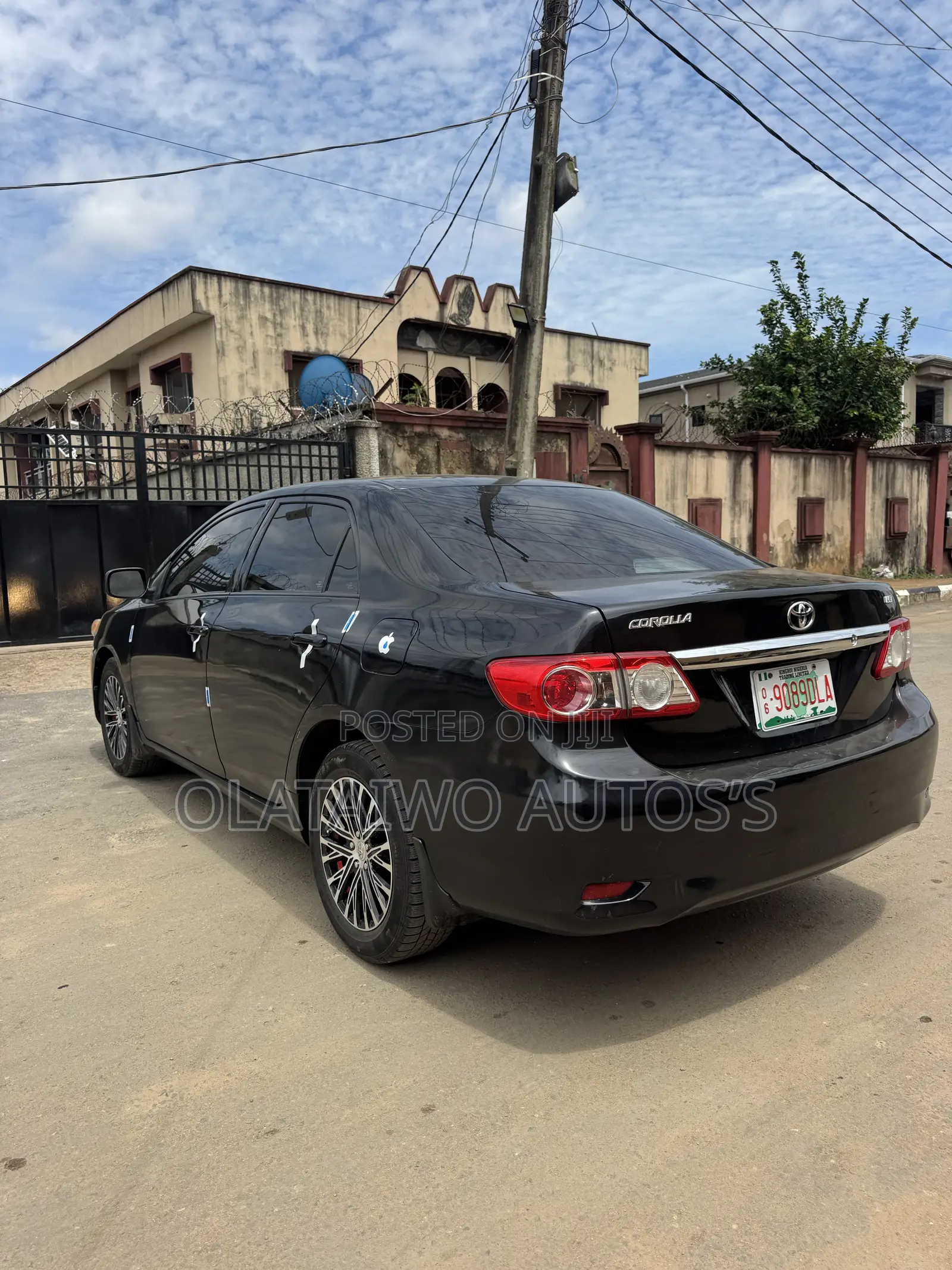 Toyota Corolla LE 4dr Sedan (1.8L 4cyl 4A) 2011 Black