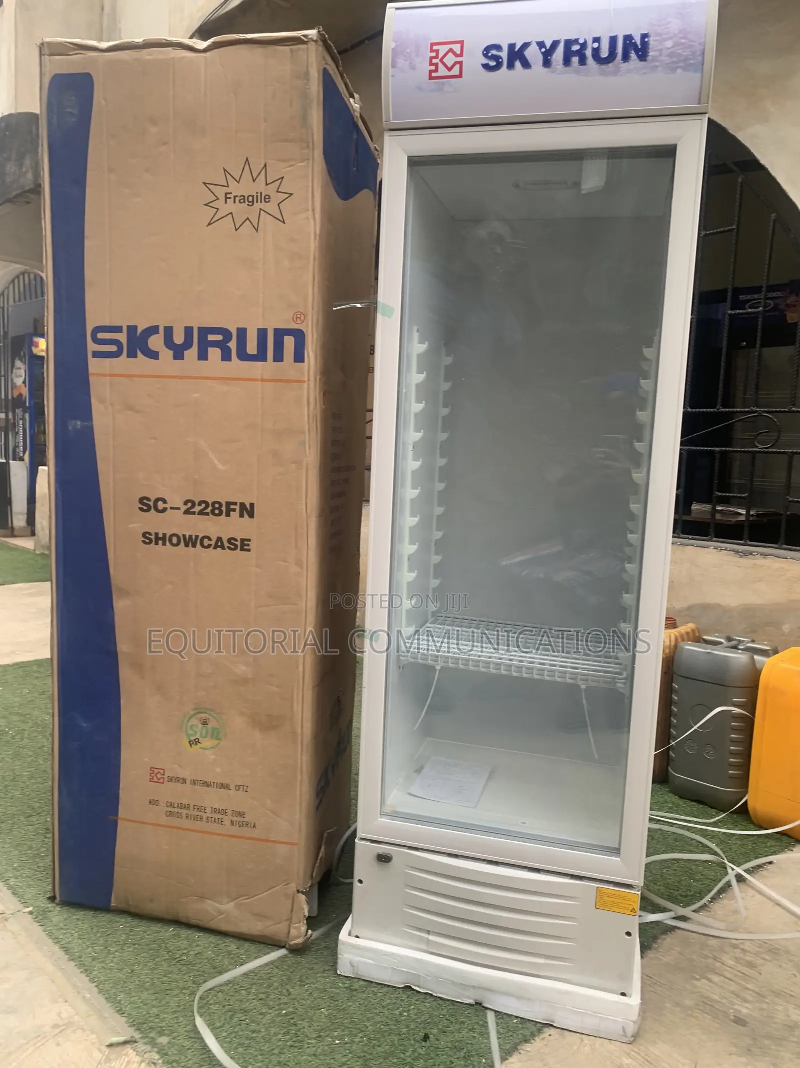 Skyrun SC-228FN Commercial Cold Beverage Cabinet