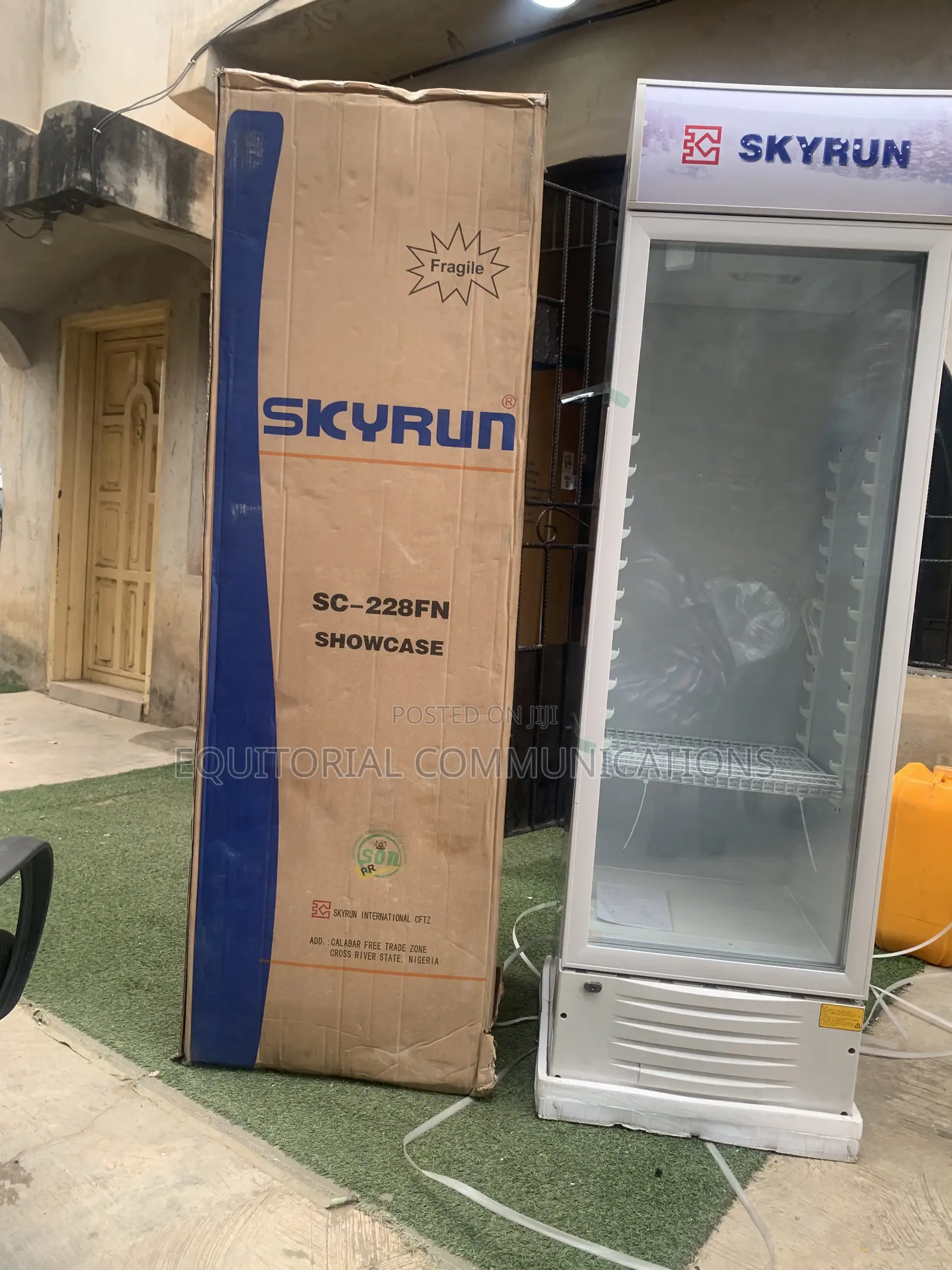 Skyrun SC-228FN Commercial Cold Beverage Cabinet