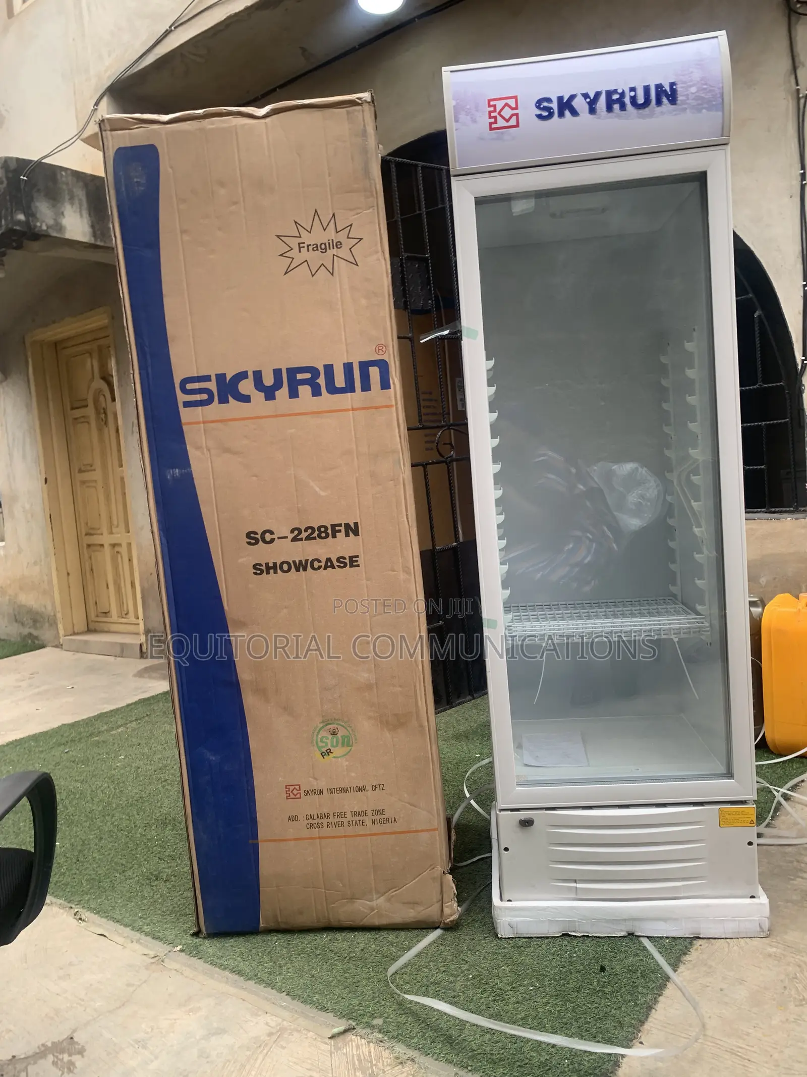 Skyrun 228L Glass Door Retail Chiller